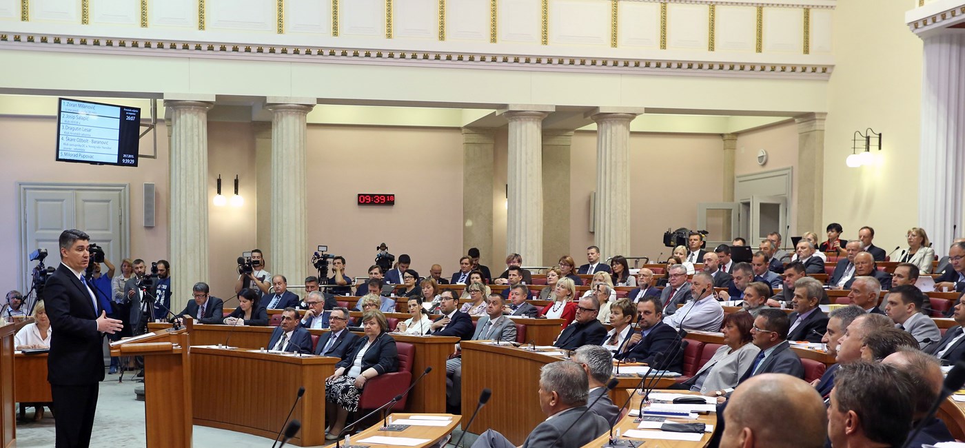 Predsjednik Vlade Zoran Milanović u Hrvatskom saboru zatražio podršku za izlazak Hrvatske iz arbitražnog sporazuma